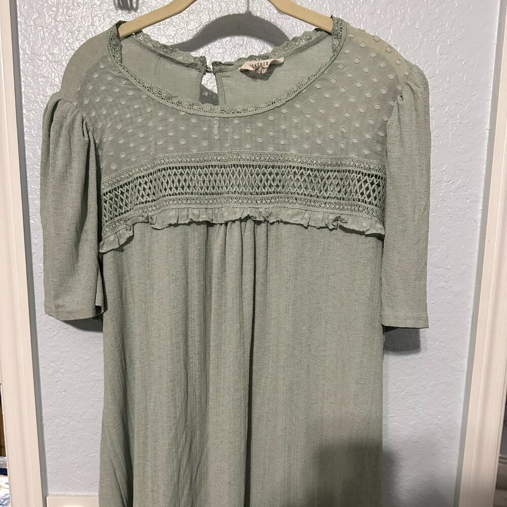 Feather Eyelet Blouse - Light Green